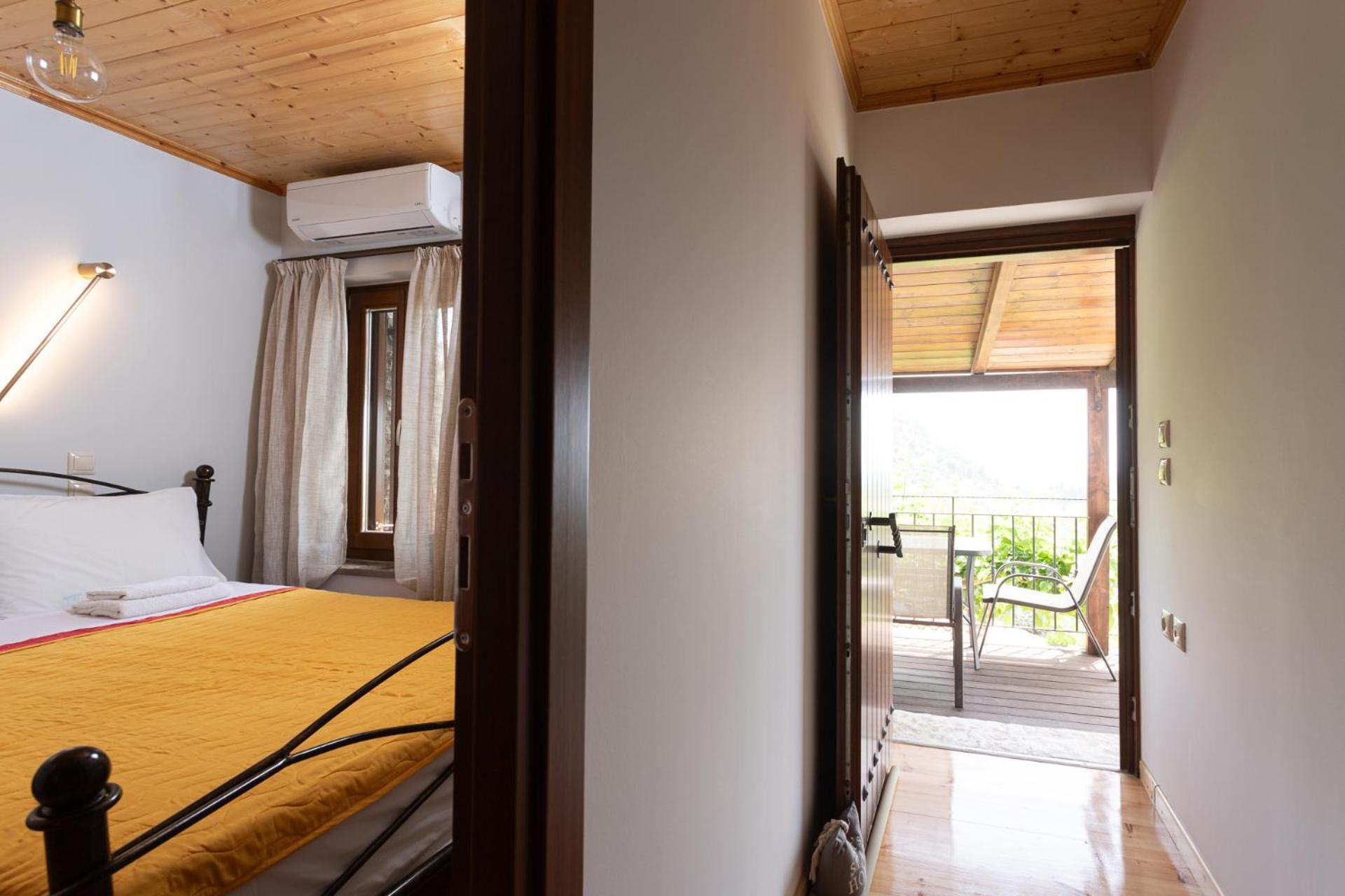 Апартаменты To Spiti Sto Castro Нафпактос Экстерьер фото